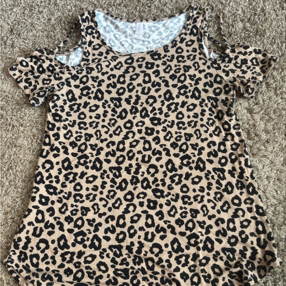 Leopard Print Cutout Sleeve Top
